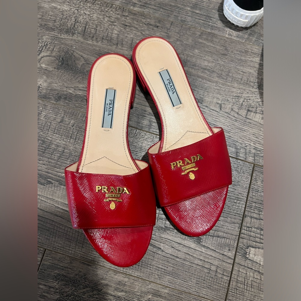 💛❤️‍🔥Prada Red Sandals 💛❤️‍🔥